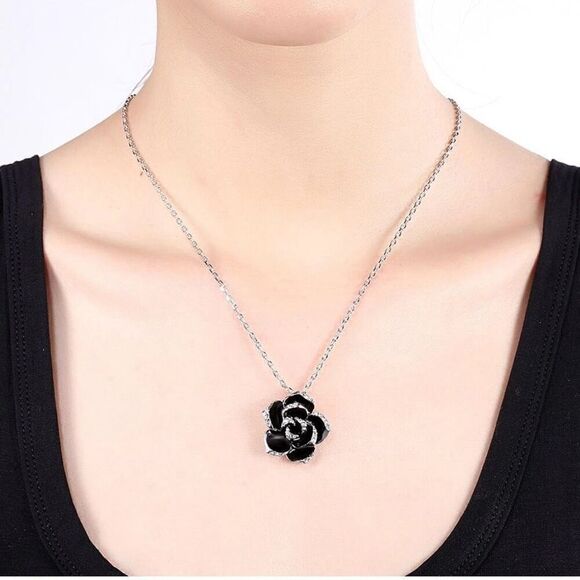 Sterling Silver Black Flower Enamel Drip Rhinestone Necklace Womens New - Picture 2 of 12